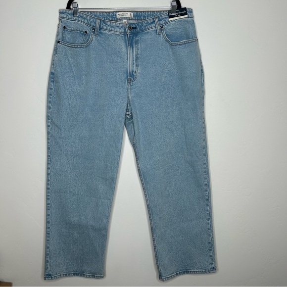 Abercrombie & Fitch Denim - NWT Abercrombie & Fitch Vintage Straight High Rise Jeans Light Wash Size 34 18R